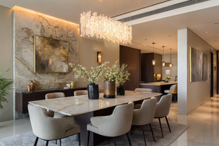 How to Design a Luxury Dining Room: Light, Furniture & Table Setting