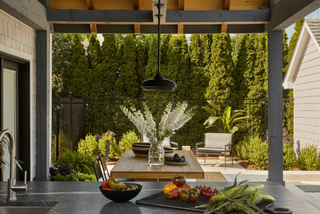 The New Rules of Outdoor Entertaining: Alfresco Dining Done Right