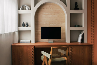 How to Set Up a Luxury Home Office: The Desk Accessories That Actually Matter