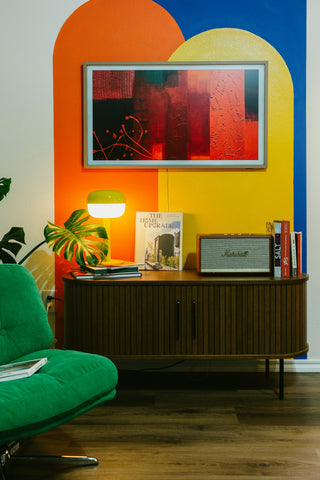 Warm living room where colours render true under good lighting