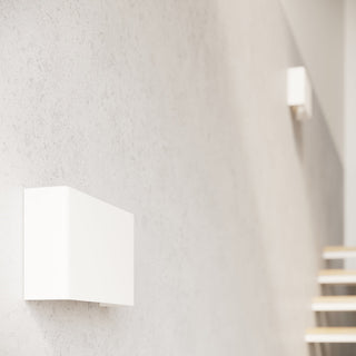 Applique murale blanche moderne – Lampe murale en acier | Une touche lumineuse chic pour le salon