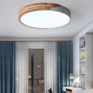 Round wood ceiling lamp close-up, dimmable LED natural material