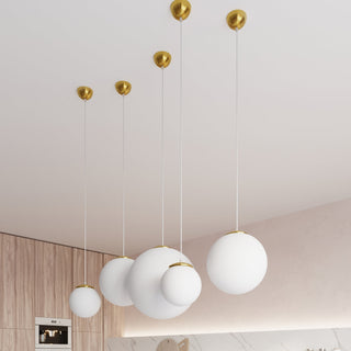Suspension Globe en verre – Suspension en verre blanc avec finition or pour l'éclairage de salon