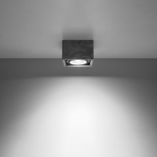 Plafonnier en béton gris – Luminaire industriel compact et minimaliste pour plafonds bas