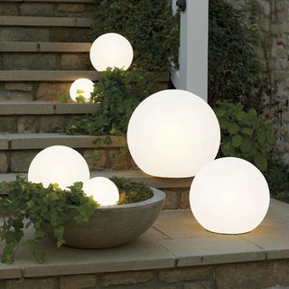 Solar Garden Lamp – Wireless Outdoor Light With Remote & 16 Hour Battery Life