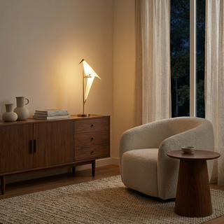 Decorative Bedside Lamp – Parrot Shaped Fabric Table Lamp with Soft Ambient Lighting