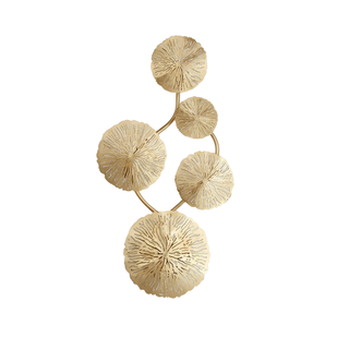 Golden Leaves Wall Light – Modern Decorative Lamp with Soft Warm Lighting