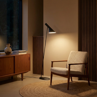 Minimalist Floor Lamp – Modern LED Lighting | Adjustable Black Metal Lamp