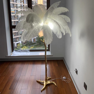Lampadaire plume – Lampe artisanale en plumes d'autruche avec base en métal | Éclairage d'ambiance élégant