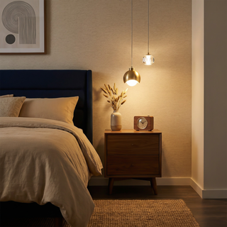 Pendant Light Nordic Design – Soft Ambiance Lighting with Golden Clip & Aluminium Globe