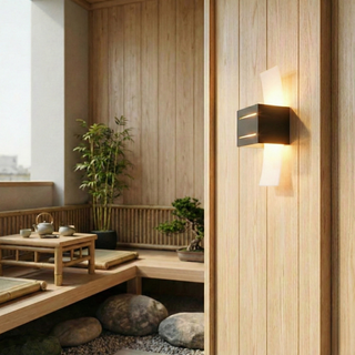 Modern Black Wall Lamp – Minimalist Wall Light Fixture | Elegant Living Room Lighting