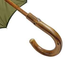 Classic green chestnut wood handle double cloth handcrafted Italian umbrella detail