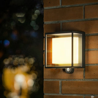 Solar Wall Light – Modern Outdoor Lighting With Acrylic Wall Lamp & Warm LED Light