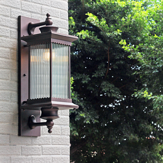 Retro Outdoor Wall Light – Black Vintage Lamp | Elegant Garden Path Lighting