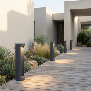 Modern Garden Lamp – Sleek Aluminum Outdoor Light With Soft Glow & Energy Efficient Design