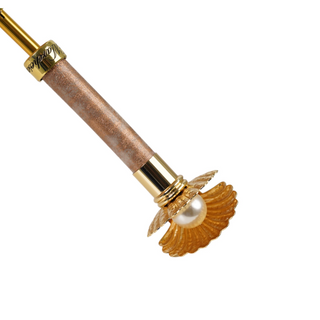 Exclusive shell pattern umbrella carbon fiber gold handle view