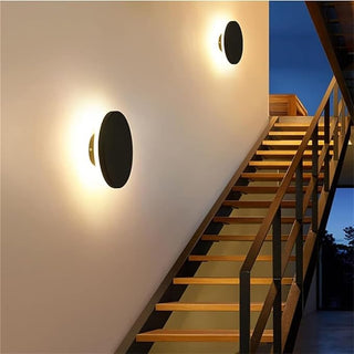 Modern LED Wall Light – Durable Acrylic Outdoor Wall Light With Warm Lighting