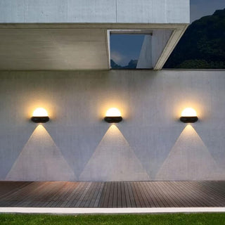LED Outdoor Wall Light – Frosted Globe Aluminium IP65 Weather-Resistant Fixture