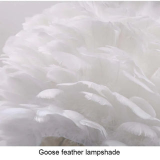 Tripod feather table lamp wide — elegant warm ambient