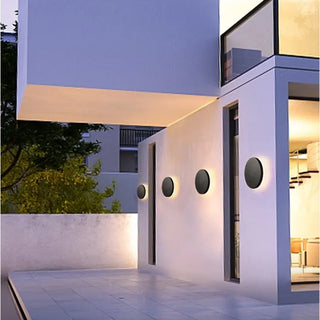 Modern LED Wall Light – Durable Acrylic Outdoor Wall Light With Warm Lighting