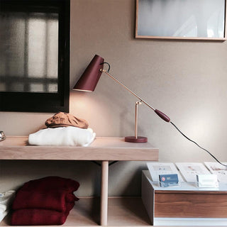 Pleated Nordic lamp setting — retro metal base wide view