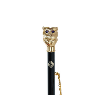gold-plated owl handle long handle handcrafted Italian luxury shoehorn close-up