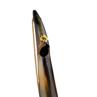 natural dark horn handcrafted Italian luxury shoehorn detail
