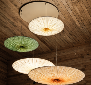 Pleated Silk Pendant – Adjustable Cable Light with Soft Ambient Glow