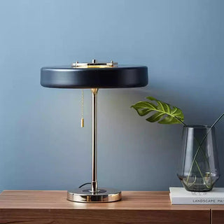 Artisanal Bedside Lamp – Sculptural Lamp Design with Adjustable LED Lighting