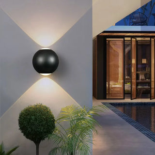 Weather Resistant LED Wall Lamp – Modern Outdoor Lighting With IP65 Protection