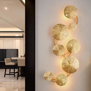 Golden Leaves Wall Light – Modern Decorative Lamp with Soft Warm Lighting