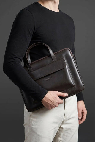 leather carry case full-grain leather bag macbook pro 16 front pocket organizer close-up