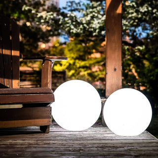 Solar Garden Lamp – Wireless Outdoor Light With Remote & 16 Hour Battery Life