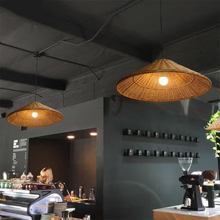 Suspension en rotin faite à la main – Suspension rustique avec abat-jour tressé et lumière chaude