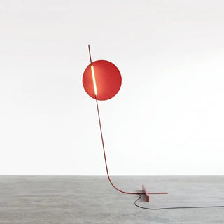 ATHLETES red LED floor lamp front – metal wedge base modern