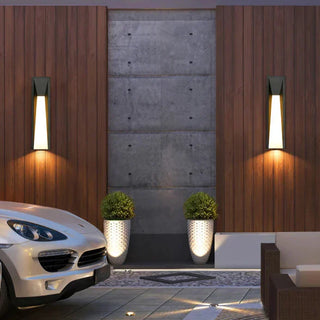Black Aluminum Wall Light – Modern Outdoor LED Lighting With Sleek Finish