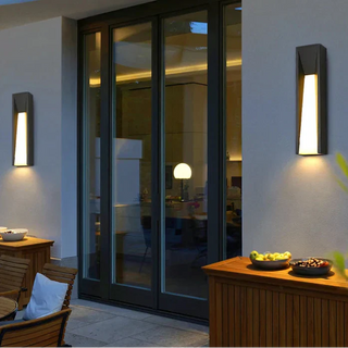 Black Aluminum Wall Light – Modern Outdoor LED Lighting With Sleek Finish