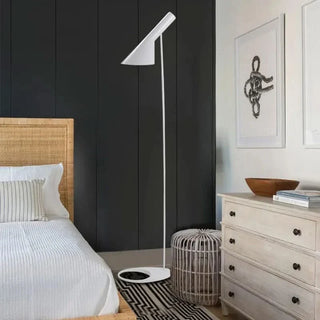 Minimalist Floor Lamp – Modern LED Lighting | Adjustable Black Metal Lamp