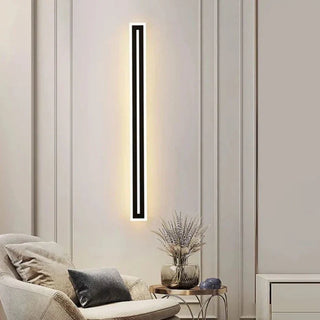 Spencer outdoor wall lamp close-up — LED energy efficient light bar