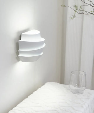 Nordic Wall Light – White Metal LED Modern Wall Lamp with Directional Lighting