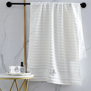 sustainable cotton soft quick-drying fiamma neri bath towel close-up