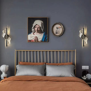 Minimalist Wall Lamp – Elegant Acrylic Wall Sconce With Soft LED Lighting