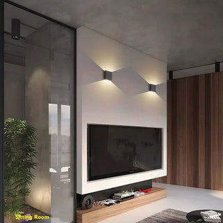 Chic Wall Light – Modern Wall Lamp with Adjustable LED Warm Ambient Lighting