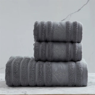 sustainable cotton soft quick-drying fiamma neri bath towel lifestyle view