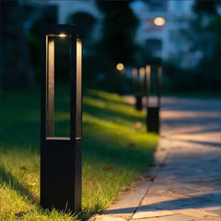 Modern Garden Lamp – Black Aluminium Bollard Light with Tempered Glass Illumination