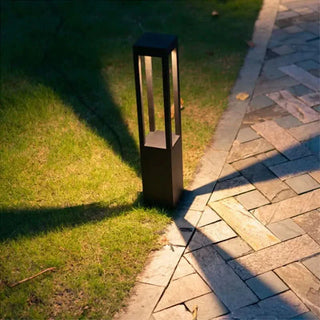 Modern Garden Lamp – Black Aluminium Bollard Light with Tempered Glass Illumination