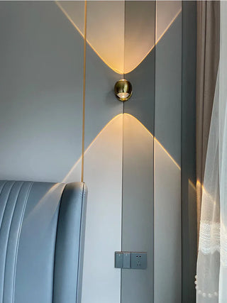 Aluminum Wall Light – Minimalist Adjustable Dual Beam Spherical Wall Sconce