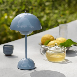 Flowerpot table lamp wide — cordless USB touch