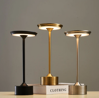 Belmonte vintage USB lamp illuminated — dimmable warm glow