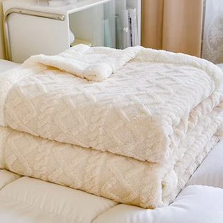 double layer throw blanket soft cozy hand knitted polyester throw tela nativa side view